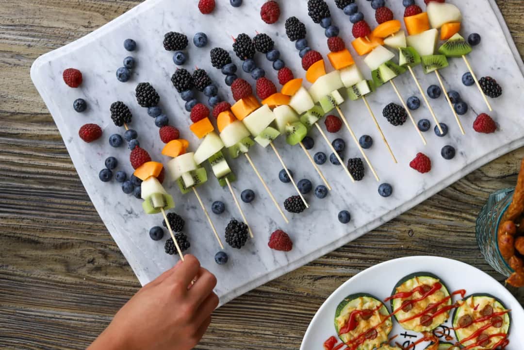 Jak zrobić zdrowe przekąski dla dzieci, które zaskoczą smakiem