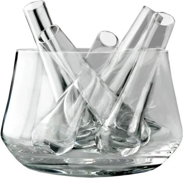 Odwrócony kieliszek do wódki – co naprawdę oznacza jego design?