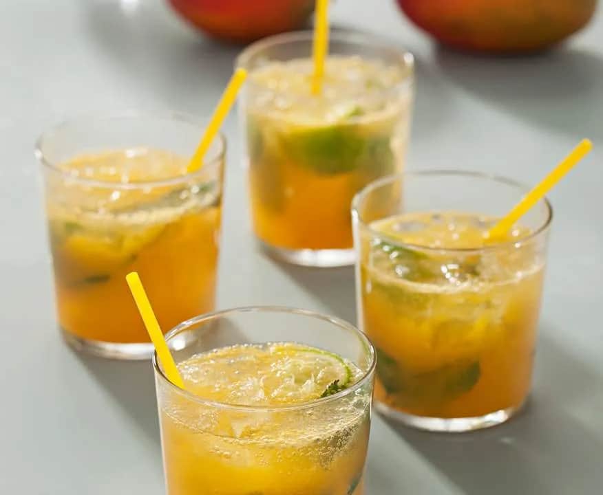Najlepsze przepisy na drink z mango i rumem, które musisz spróbować