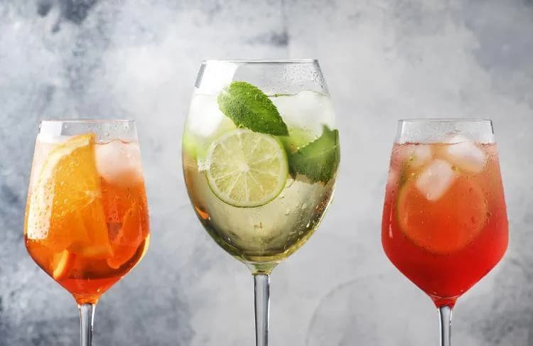 Aperol spritz drink – prosty przepis na orzeźwiający koktajl idealny na lato