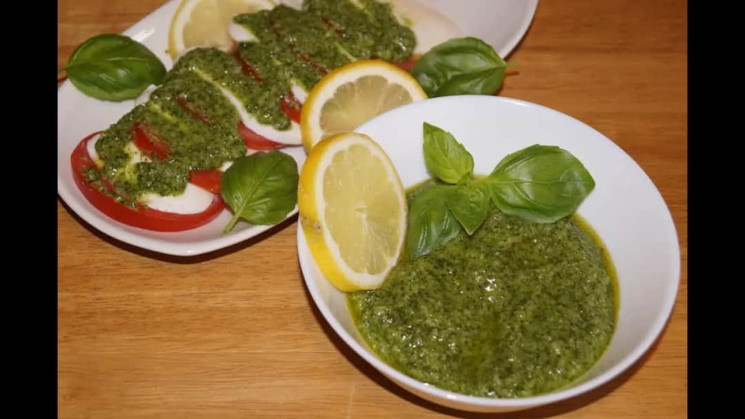 Jak zrobić pesto z bazylii na zimę, aby zachować świeżość i smak