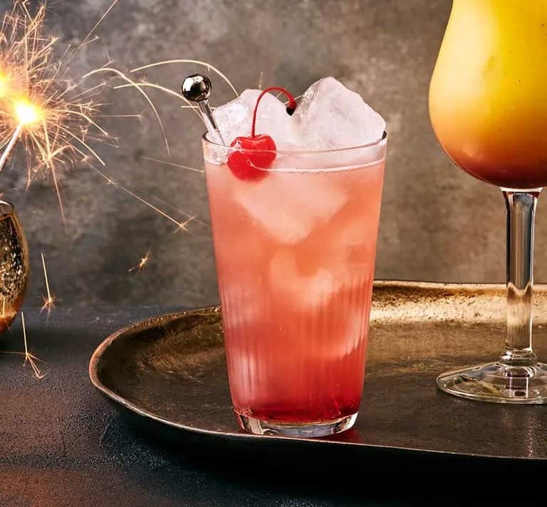 Odkryj sekrety drinka Shirley Temple: przepis, historia i wariacje