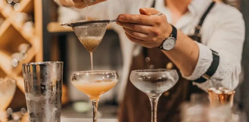 Pyszne drinki z whisky i sokiem pomarańczowym, które musisz spróbować