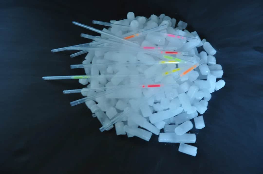 Gdzie kupić lód do drinków? Odkryj najlepsze miejsca i porady