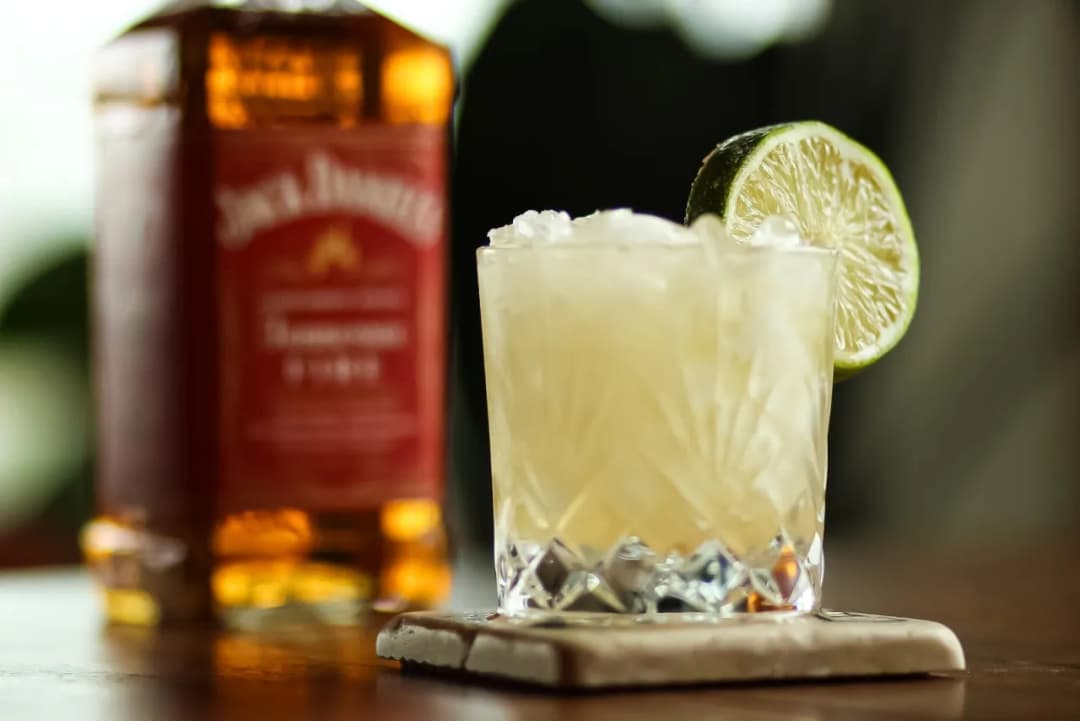 Najlepsze drinki z Jack Daniel's Fire, które musisz spróbować teraz