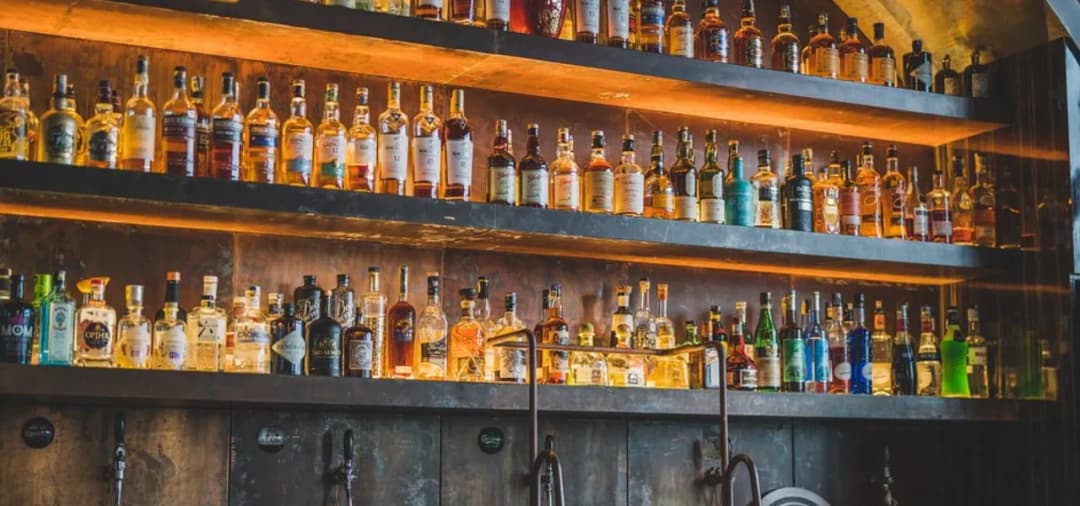 Ile procent ma drink z whisky? Zaskakujące informacje o alkoholu