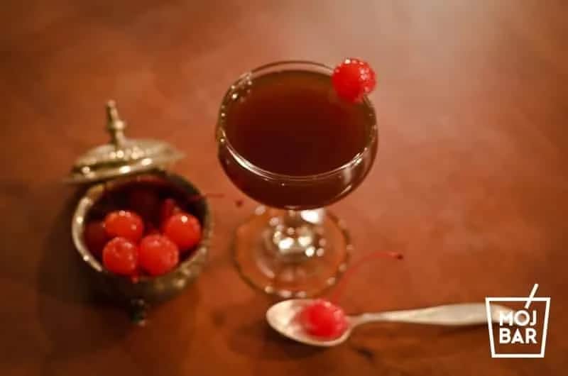 Rob Roy drink – przepis, wariacje i ciekawostki o koktajlu
