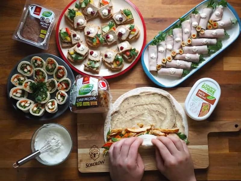 Jakie przekąski na święta - 10 łatwych i pysznych przepisów, które zachwycą