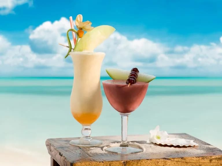 Pyszne drinki z mlekiem kokosowym, które orzeźwią w upalne dni